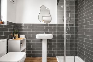 En-suite- click for photo gallery